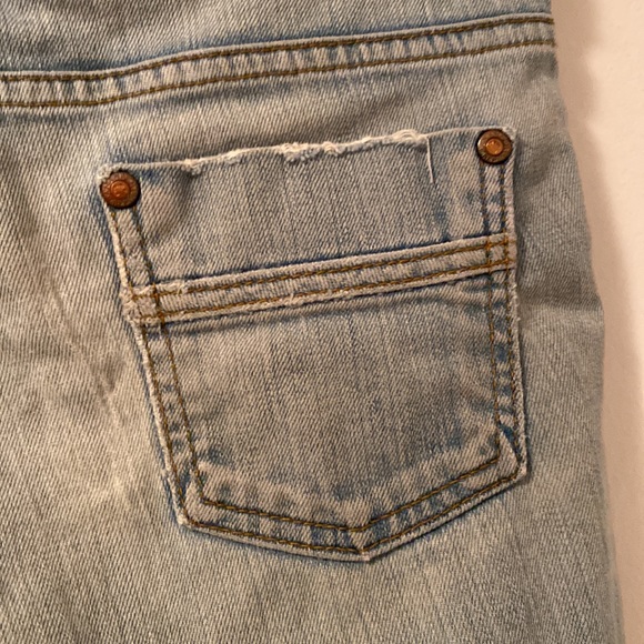 Gently Worn Women’s Size 4 Distressed Banana Republic Denim Jeans - Picture 10 of 15